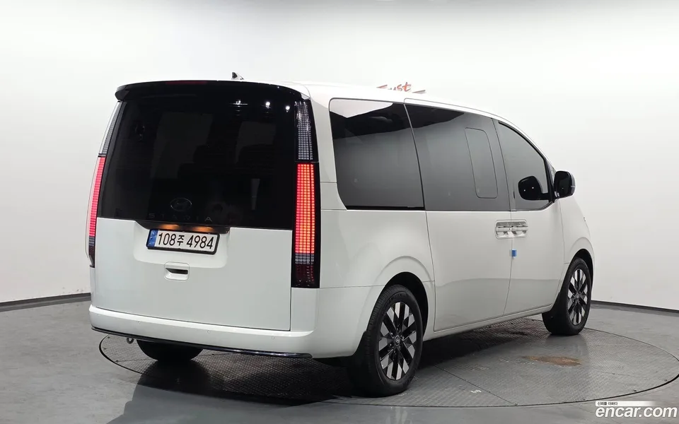 Hyundai Staria HEV 1.6 7 2024 — миниатюра 2
