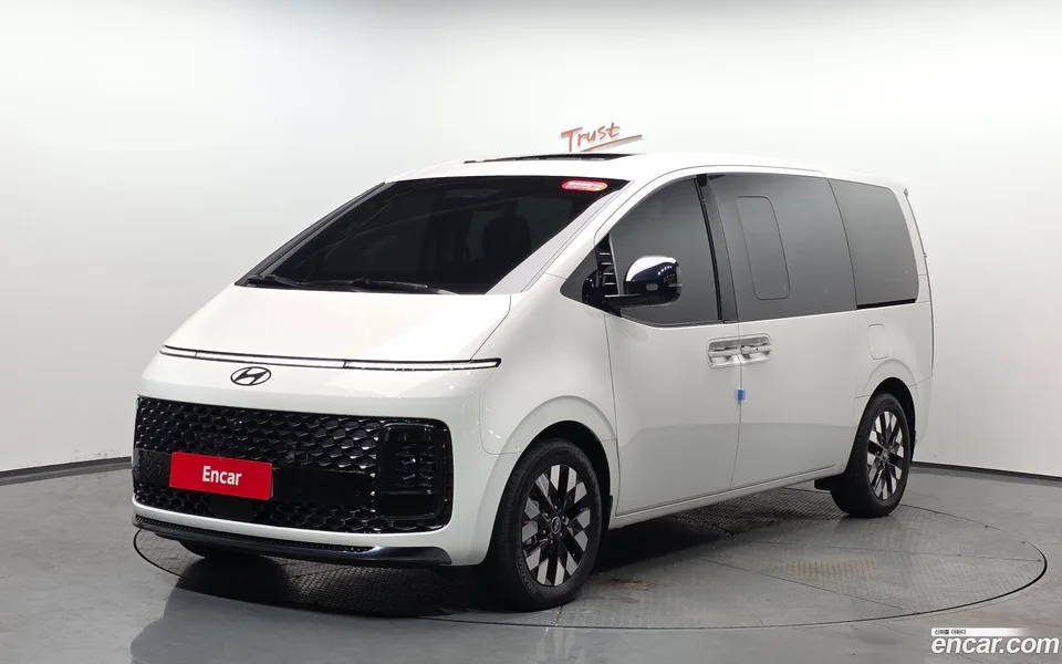 Hyundai Staria HEV 1.6 7 2024 — фото 1, купить с доставкой в Москву