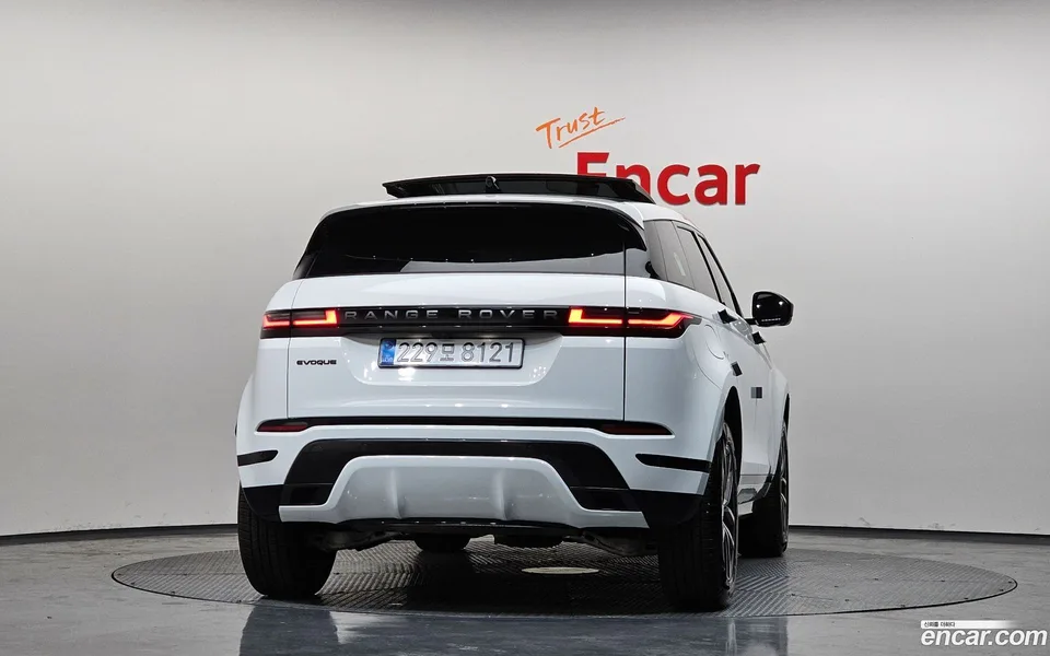Land Rover Range Rover Evoque P250 SE 2025 — миниатюра 4