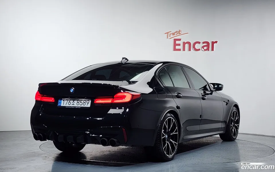 BMW 5 Series 530e M 2022 — миниатюра 2