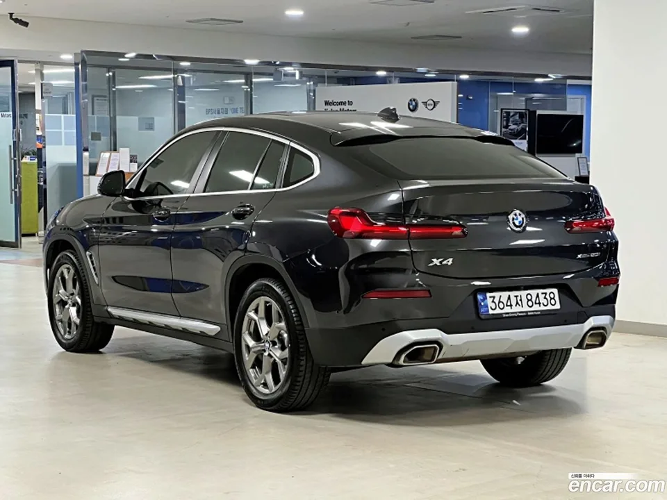 BMW X4 xDrive20i xLine 2023 — миниатюра 2