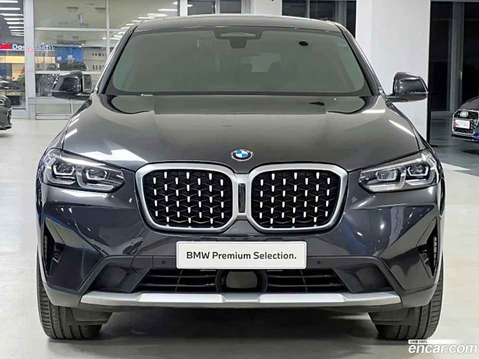 BMW X4 xDrive20i xLine 2023 — миниатюра 3