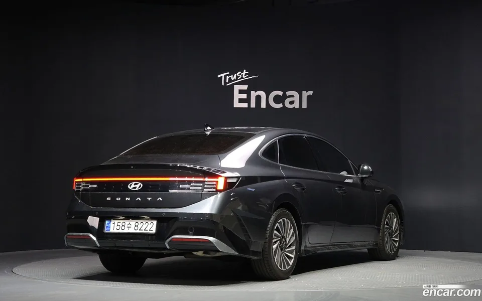 Hyundai Sonata The Edge Hybrid 2023 — миниатюра 2