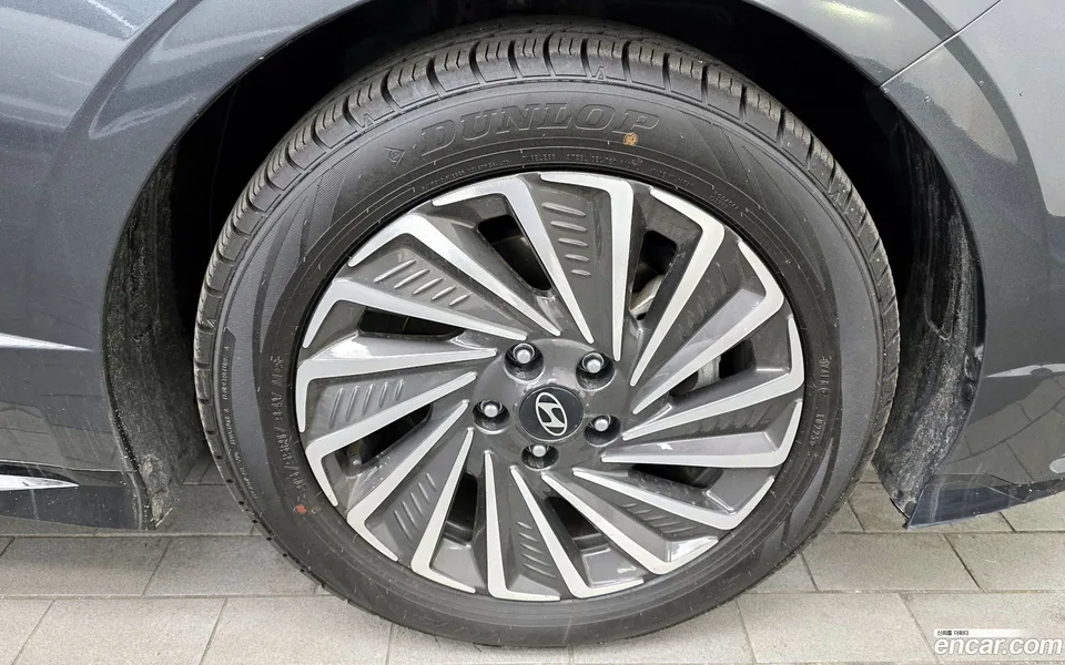 Hyundai Sonata The Edge Hybrid 2023 — миниатюра 5