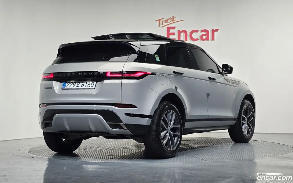 Land Rover Range Rover Evoque P250 SE 2025 — миниатюра 2