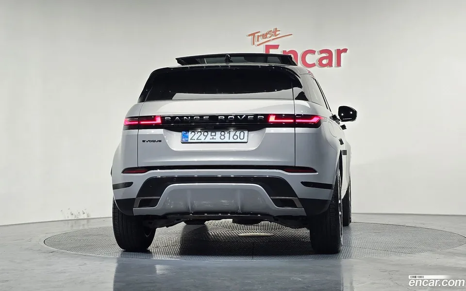 Land Rover Range Rover Evoque P250 SE 2025 — миниатюра 4