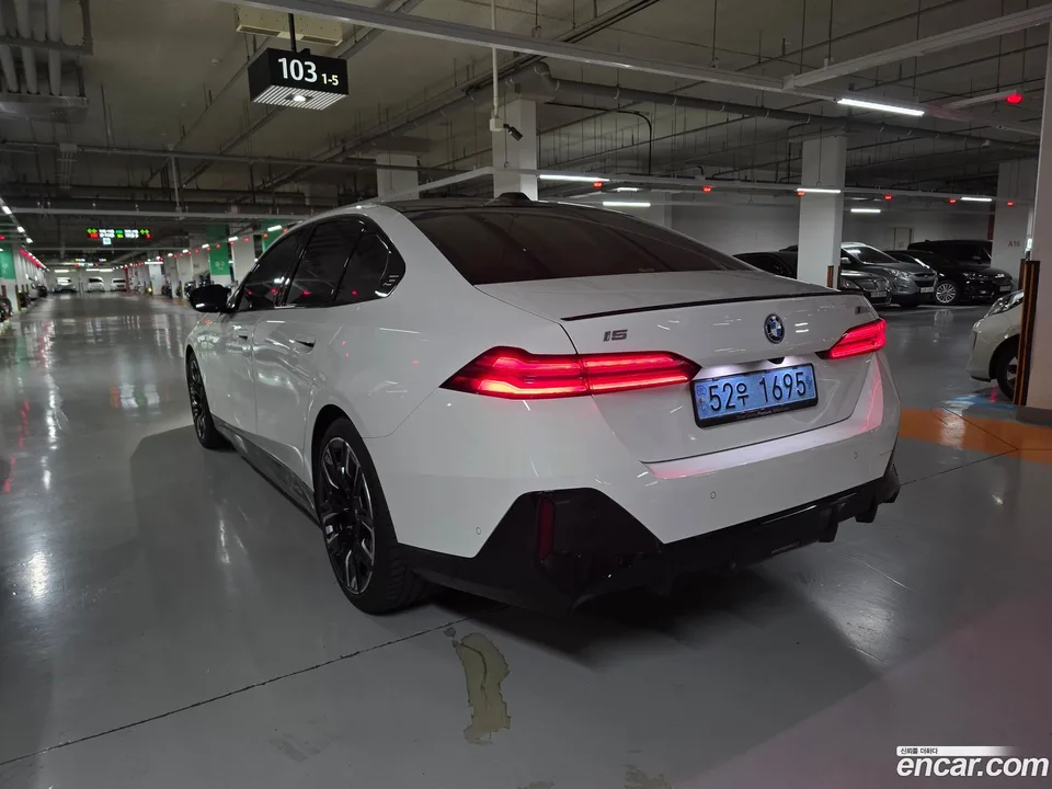 BMW i5 M60 xDrive 2024 — миниатюра 2