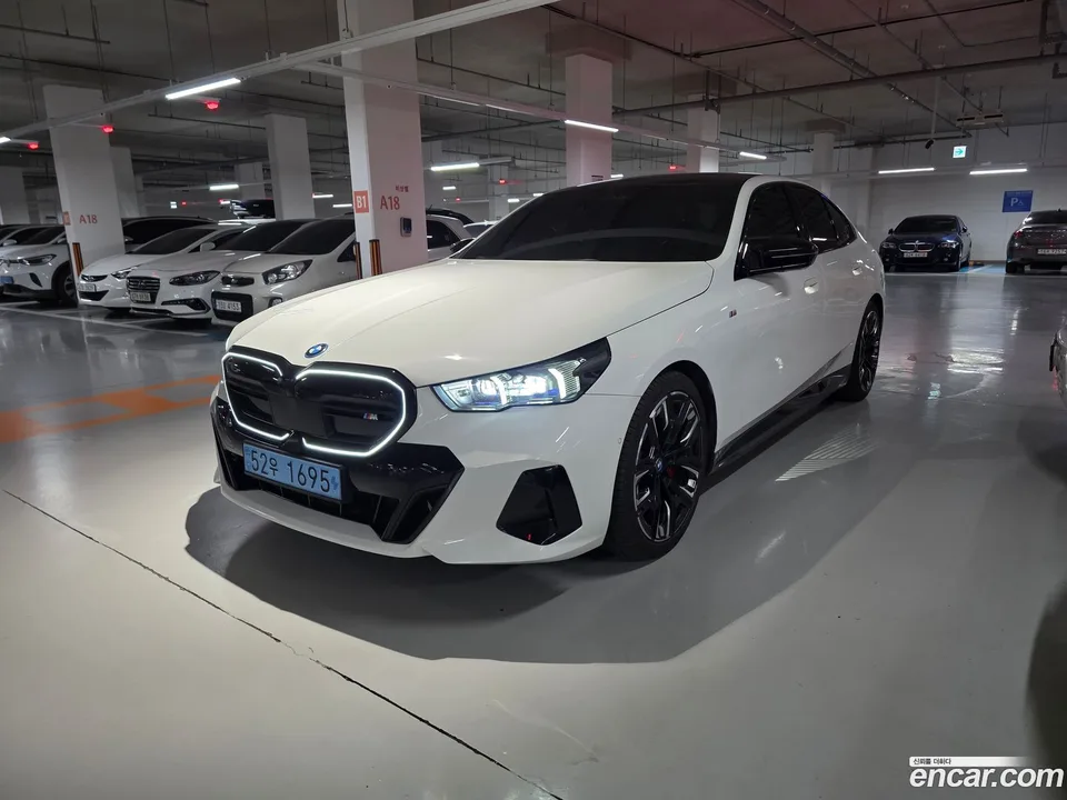 BMW i5 M60 xDrive 2024 — миниатюра 3