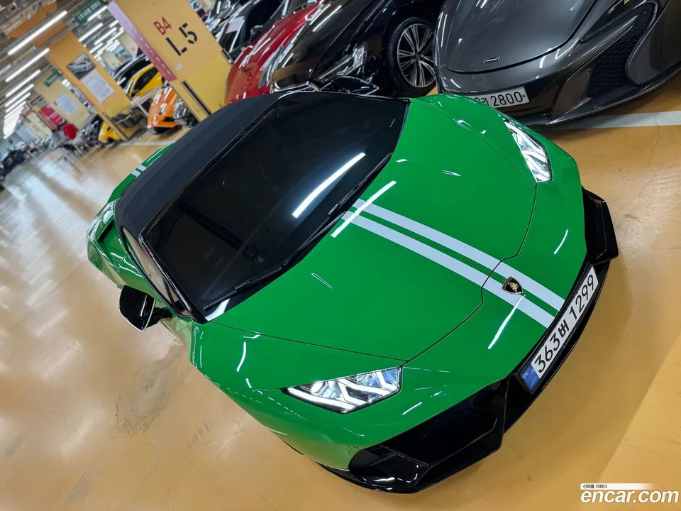 Lamborghini Huracan LP640-4 2023 — миниатюра 3