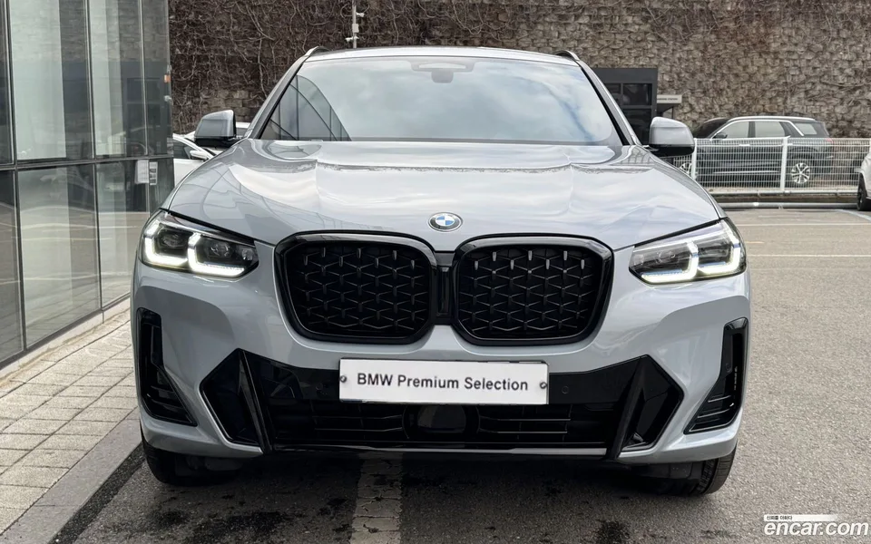 BMW X4 xDrive20i M 2023 — миниатюра 3