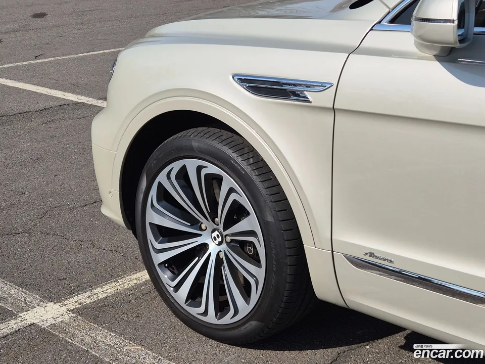 Bentley Bentayga 4.0 V8 2023 — миниатюра 5