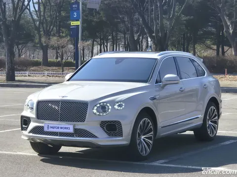 Bentley Bentayga 2023 купить в Москве