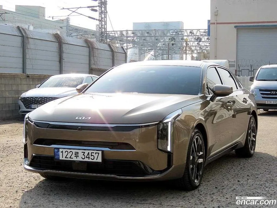 Kia K8 2.5 2WD 2025 — фото 1, купить с доставкой в Москву