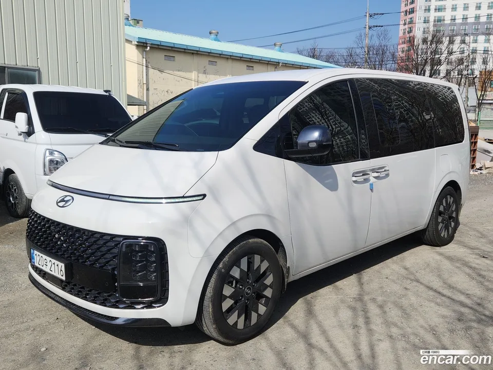 Hyundai Staria 4WD 9 2024 — фото 1, купить с доставкой в Москву