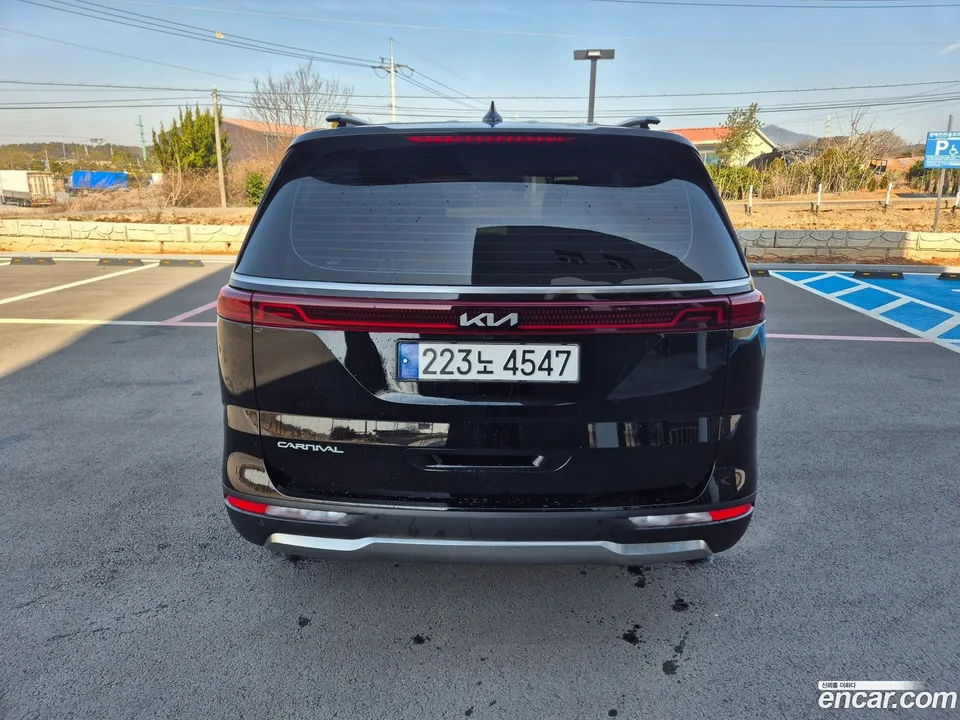 Kia Carnival 7 2023 — миниатюра 2