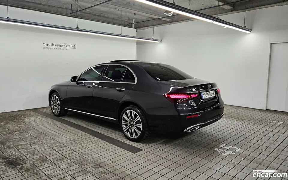 Mercedes-Benz E-Class E350 4MATIC 2023 — миниатюра 2