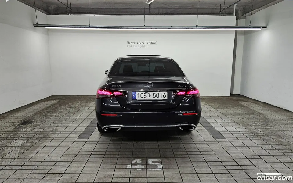 Mercedes-Benz E-Class E350 4MATIC 2023 — миниатюра 4