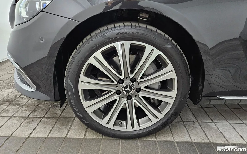 Mercedes-Benz E-Class E350 4MATIC 2023 — миниатюра 5