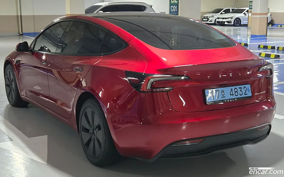 Tesla Model 3 AWD 2024 — миниатюра 4