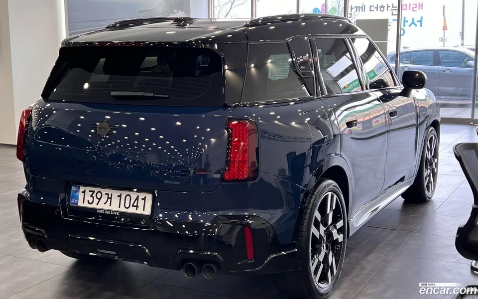 MINI Cooper S Countryman ALL4 JCW 2025 — миниатюра 2