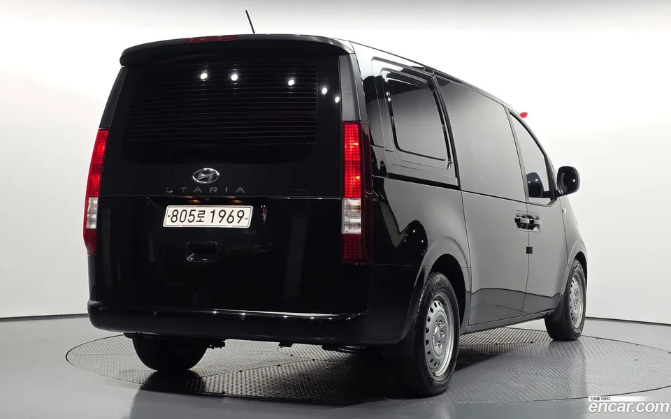 Hyundai Staria 5 2022 — миниатюра 2