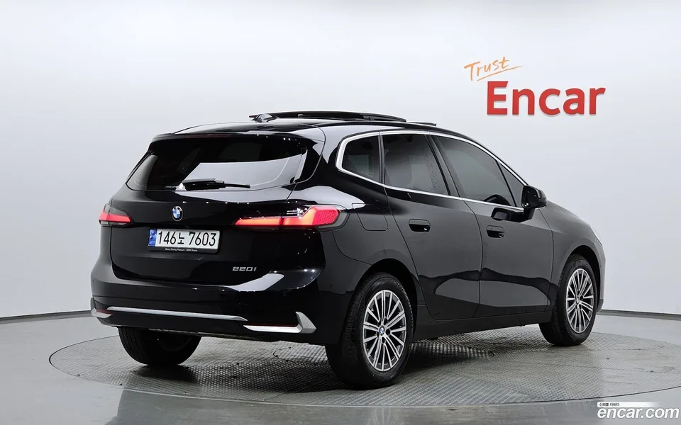 BMW 2 Series Active Tourer 220i 2023 — миниатюра 2