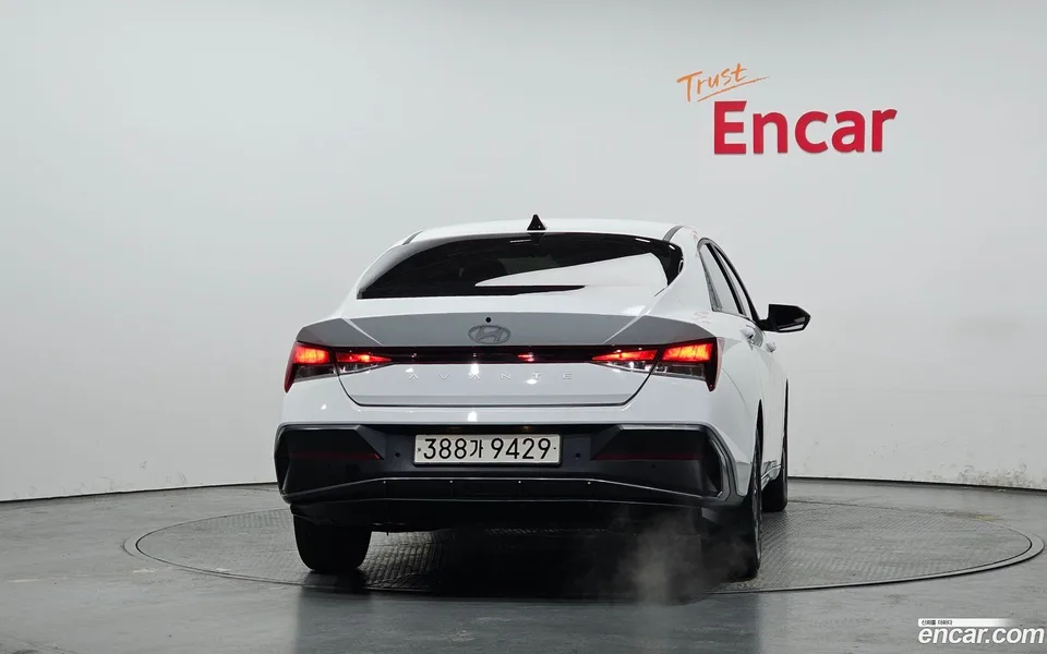Hyundai Avante CN7 Hybrid 2024 — миниатюра 4