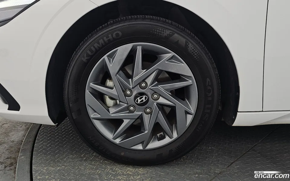 Hyundai Avante CN7 Hybrid 2024 — миниатюра 5