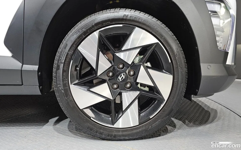 Hyundai Kona 1.6 2WD 2023 — миниатюра 5
