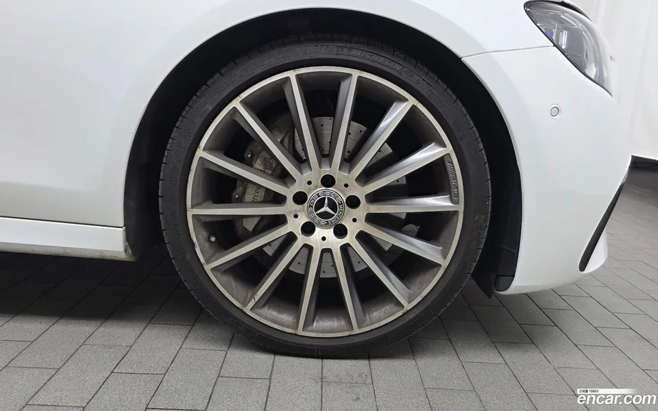 Mercedes-Benz E-Class E350 4MATIC AMG Line 2022 — миниатюра 5