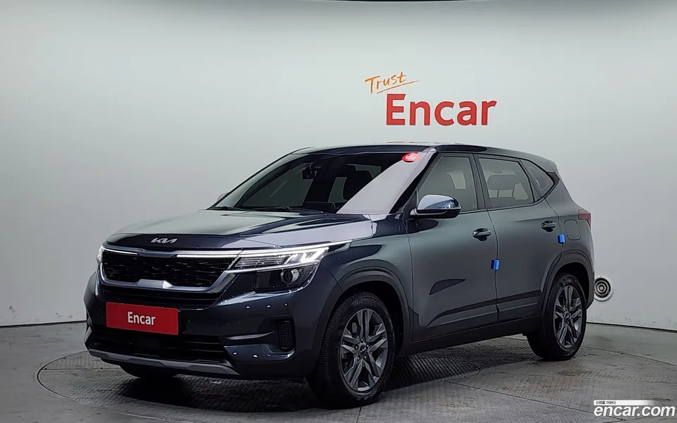 Kia Seltos 1.6 2WD 2022 — фото 1, купить с доставкой в Москву