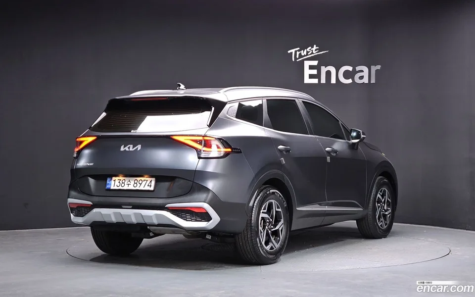 Kia Sportage 2.0 2WD 2022 — миниатюра 2