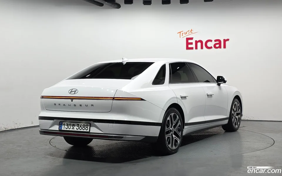 Hyundai Grandeur Hybrid 2023 — миниатюра 2