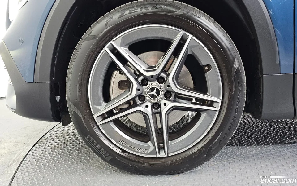 Mercedes-Benz GLB-Class GLB250 4MATIC 2023 — миниатюра 5