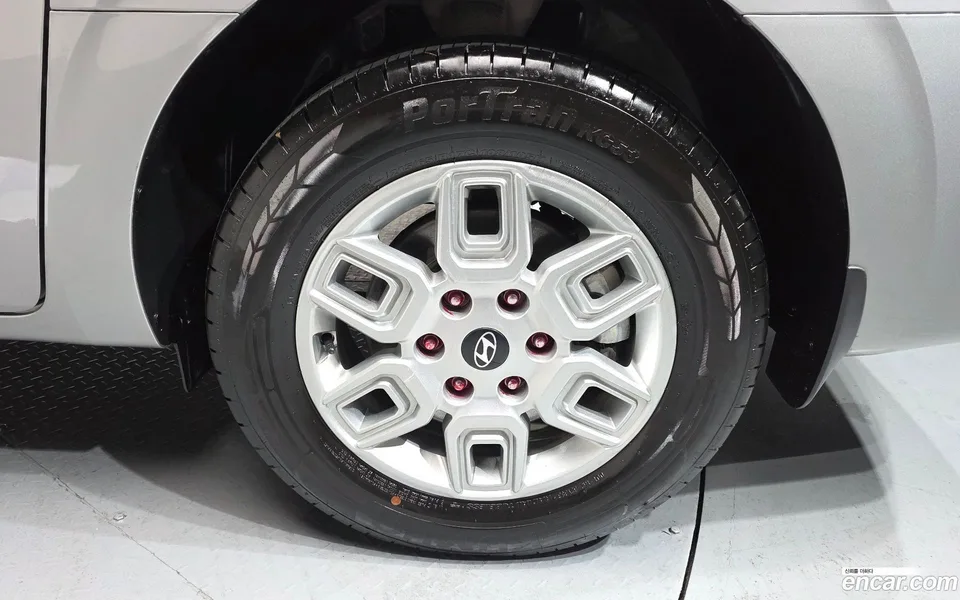 Hyundai Staria 5 2024 — миниатюра 5