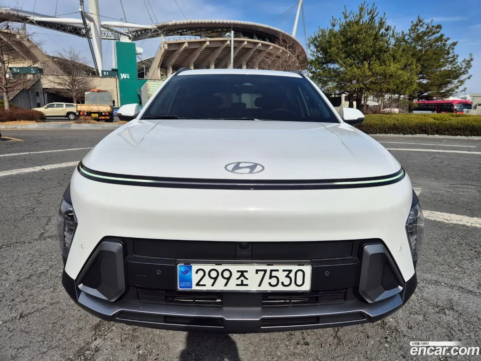 Hyundai Kona 1.6 2WD 2024 — фото 1, купить с доставкой в Москву
