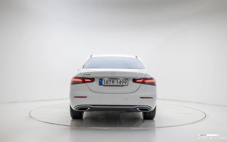 Mercedes-Benz E-Class E250 2022 — миниатюра 4