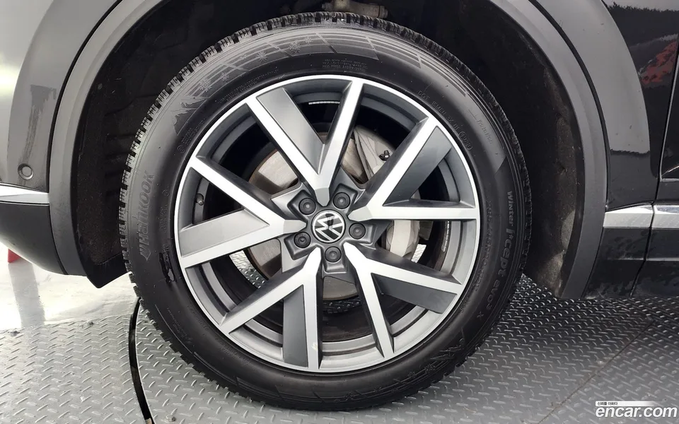 Volkswagen Touareg 3.0 TDI 2023 — миниатюра 5