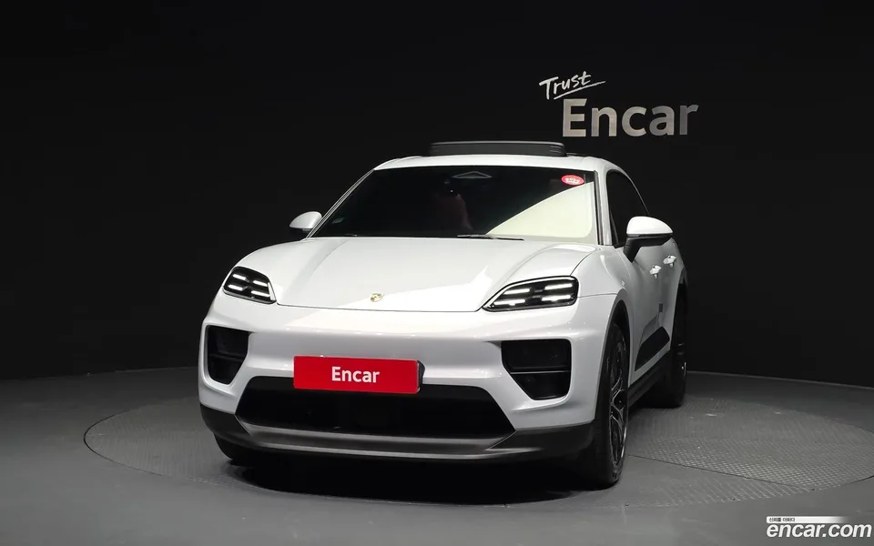 Porsche Macan Electric 4 2025 — миниатюра 3