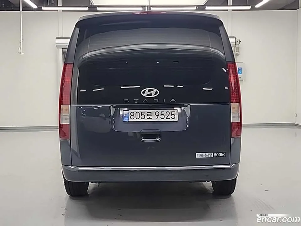 Hyundai Staria 5 2024 — миниатюра 3