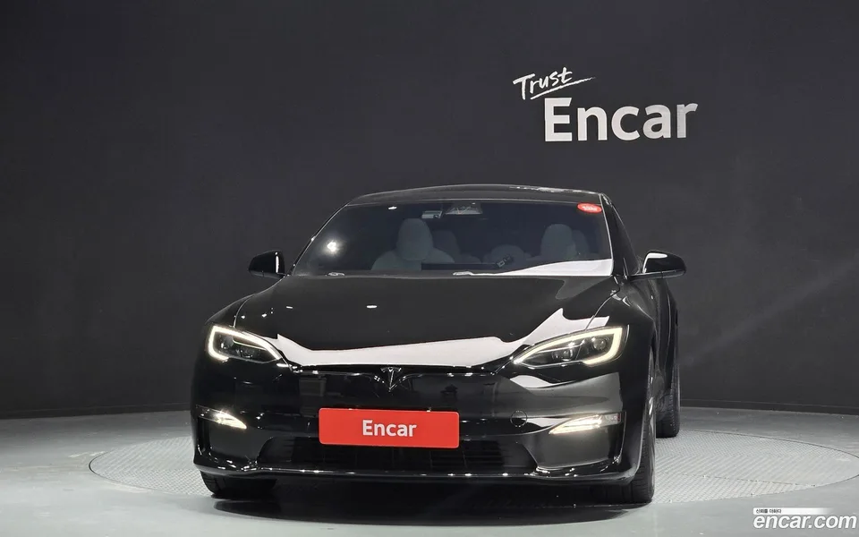 Tesla Model S 2023 — миниатюра 3