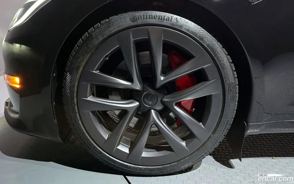 Tesla Model S 2023 — миниатюра 5