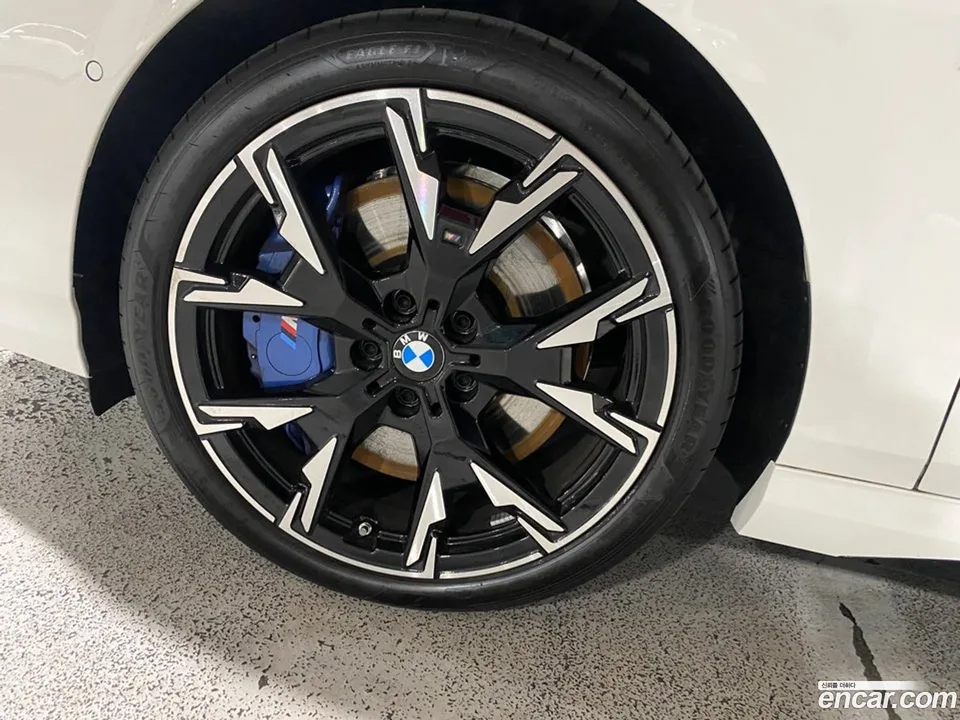 BMW 2 Series Gran Coupe 228 xDrive M 2025 — миниатюра 5