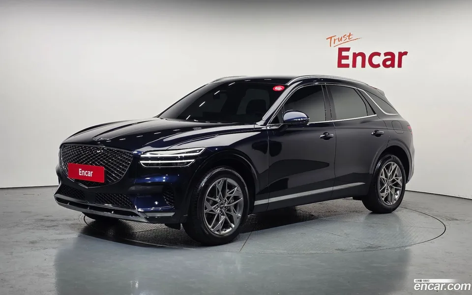 Genesis GV70 2.5T 2WD 2023 — фото 1, купить с доставкой в Москву