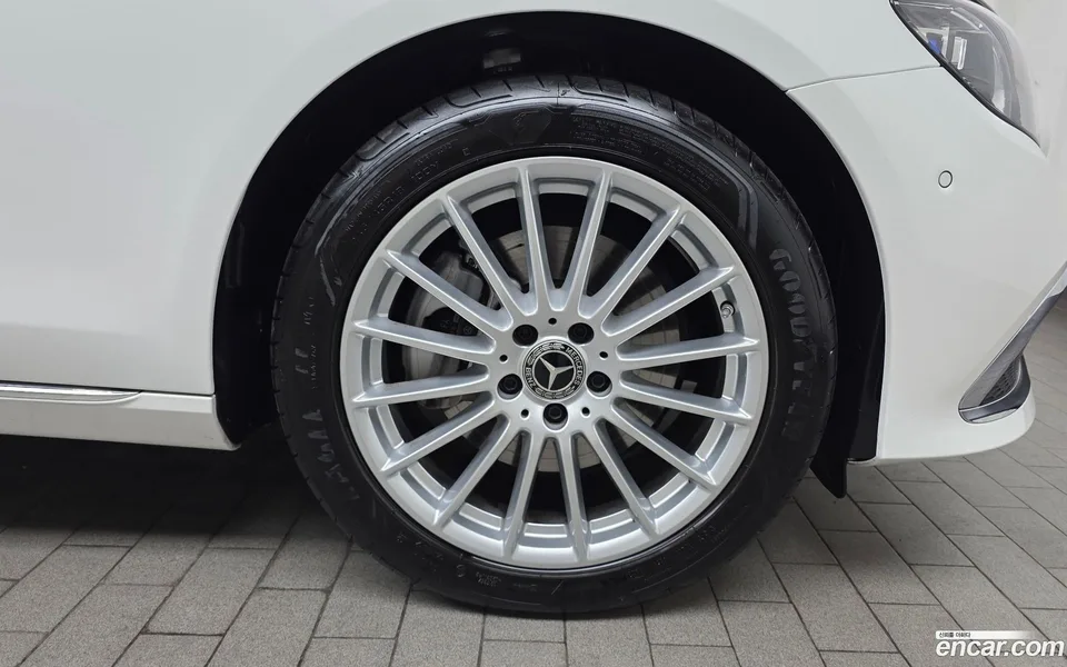 Mercedes-Benz E-Class E250 2023 — миниатюра 5