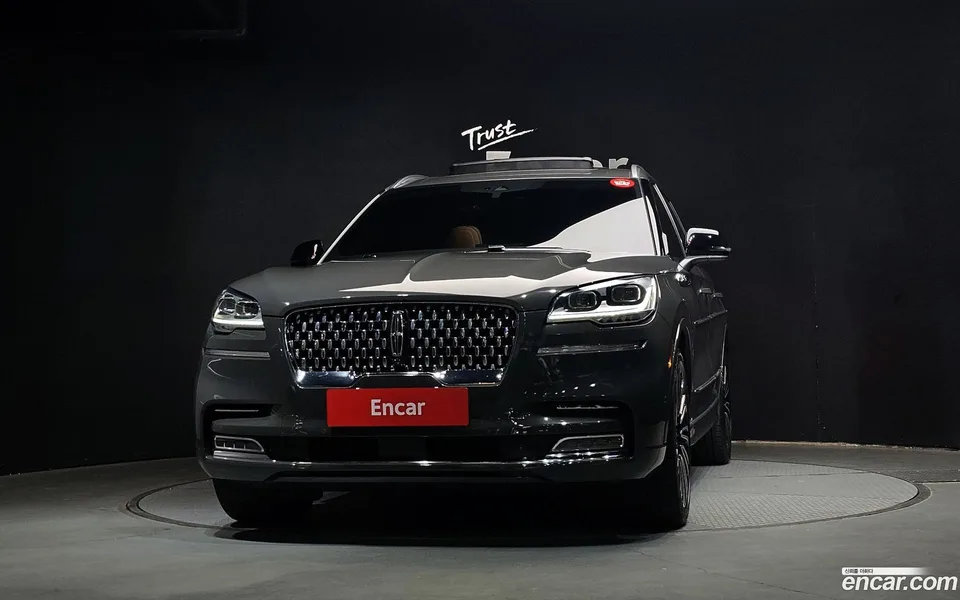 Lincoln Aviator 3.0 AWD 2023 — миниатюра 3