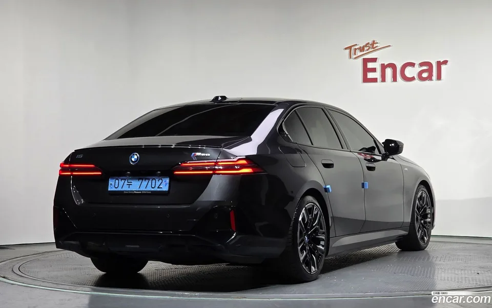 BMW i5 M60 xDrive 2023 — миниатюра 2