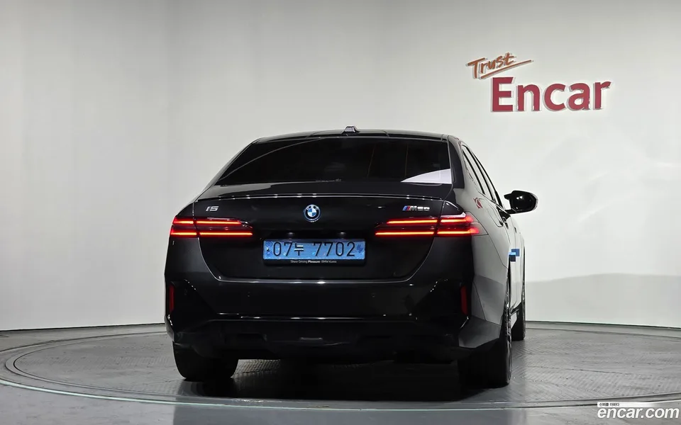 BMW i5 M60 xDrive 2023 — миниатюра 4