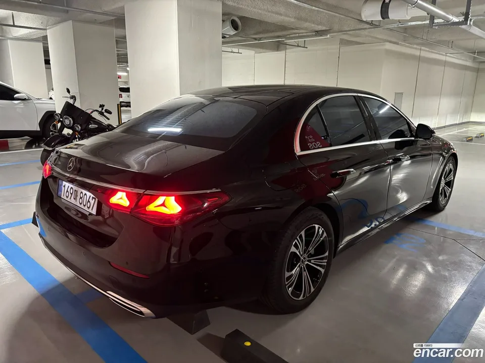 Mercedes-Benz E-Class E200 2025 — миниатюра 3