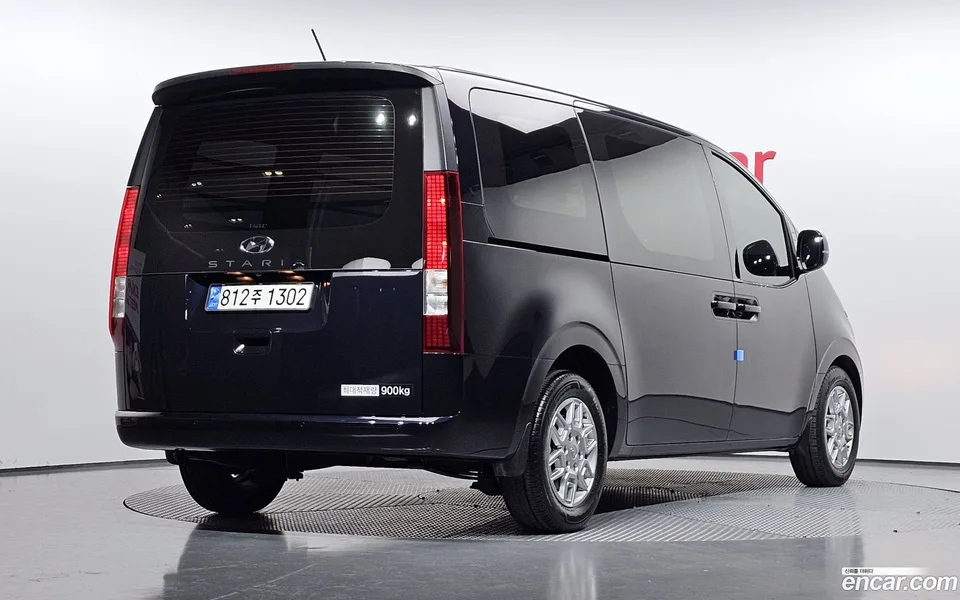 Hyundai Staria 3 2022 — миниатюра 2